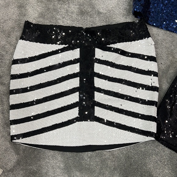 Sequins Sequins Sequins skirts, top - Picture 2 of 8